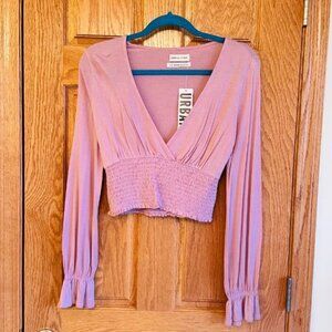 Urban Outfitters Women's Pink Rose Cropped V-Neck Blouse Size M NWT